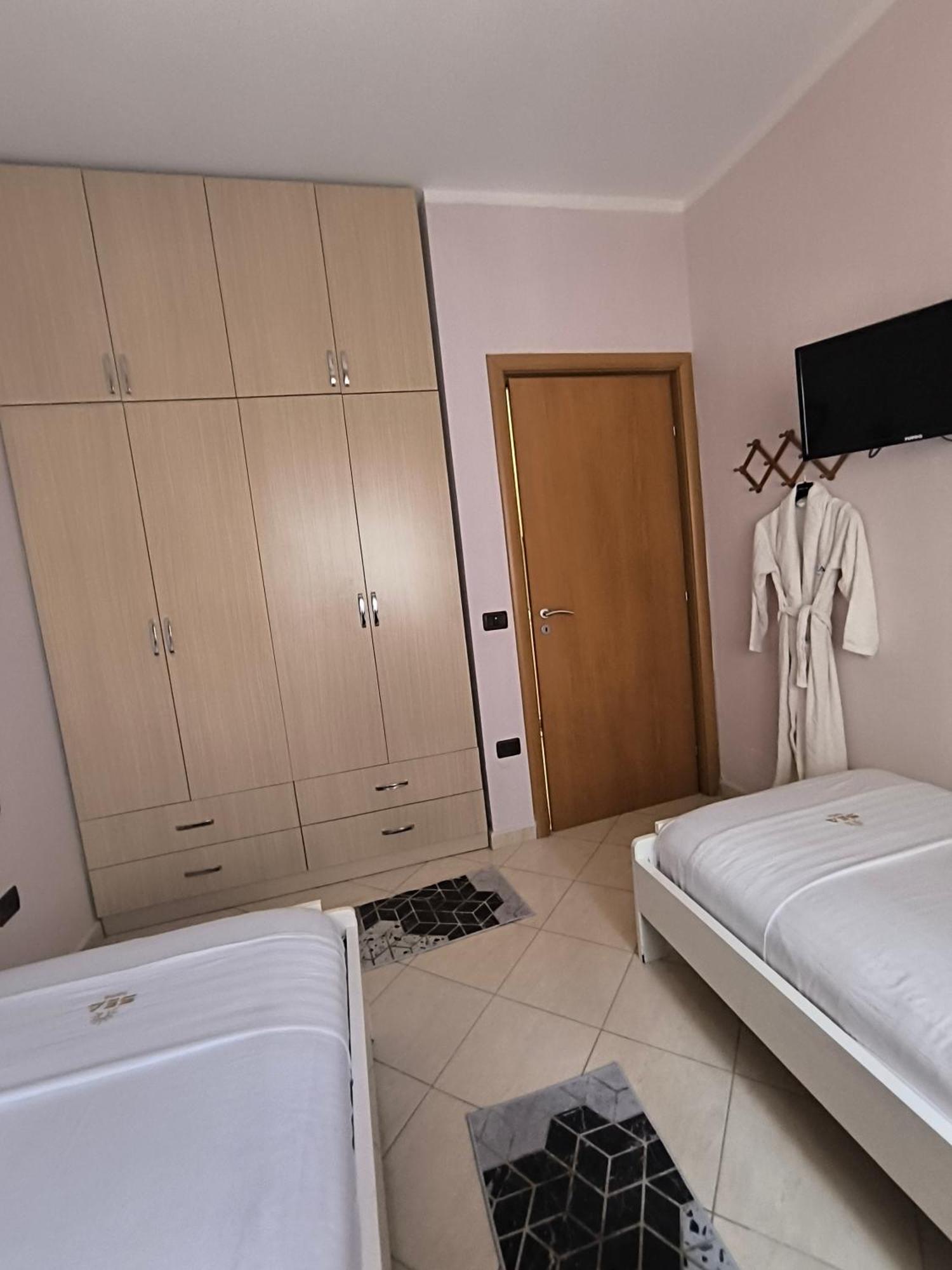 Lungomare Apartment Sea Home Vlore Exterior photo